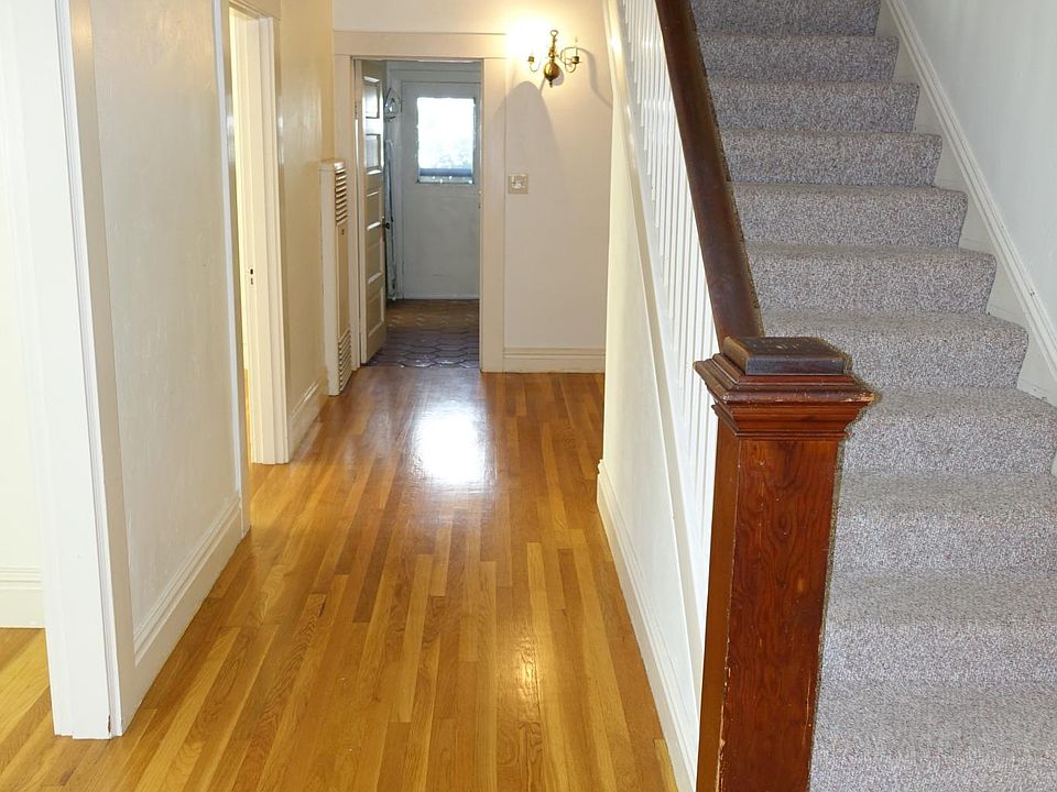 1st image of 1521 Oak St