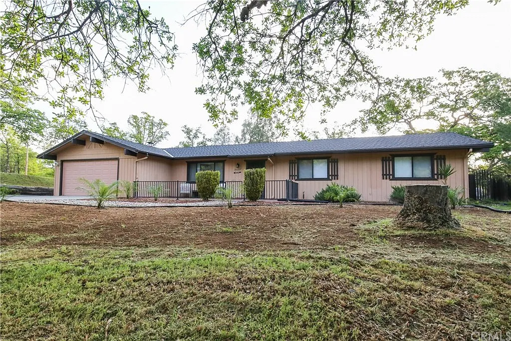 30207 Horseshoe Dr photo 1