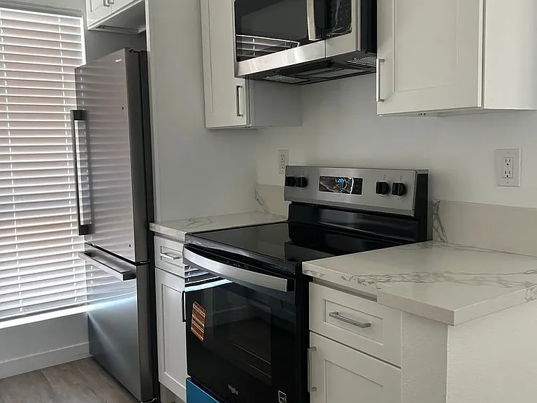 222 N Avenue 66 — Photo 3