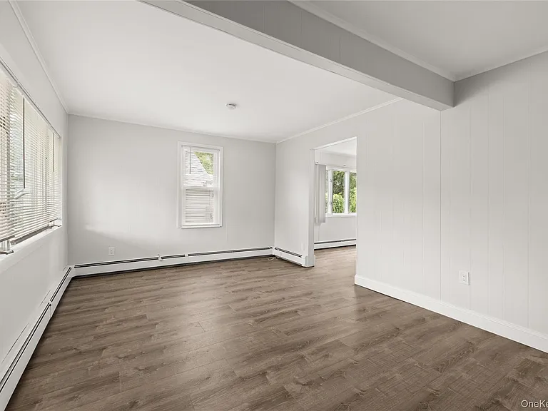 175 Centre Ave — Photo 2