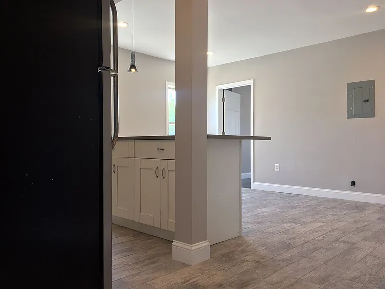 77 Linden St #2 — Photo 8
