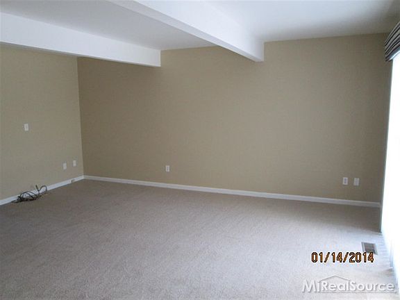 5th image of 37326 Charter Oaks Blvd