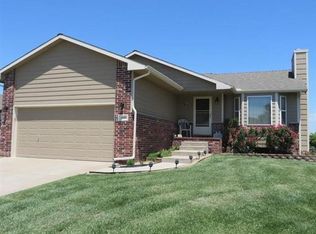 640 E Plantation Rd, Maize, KS 67101