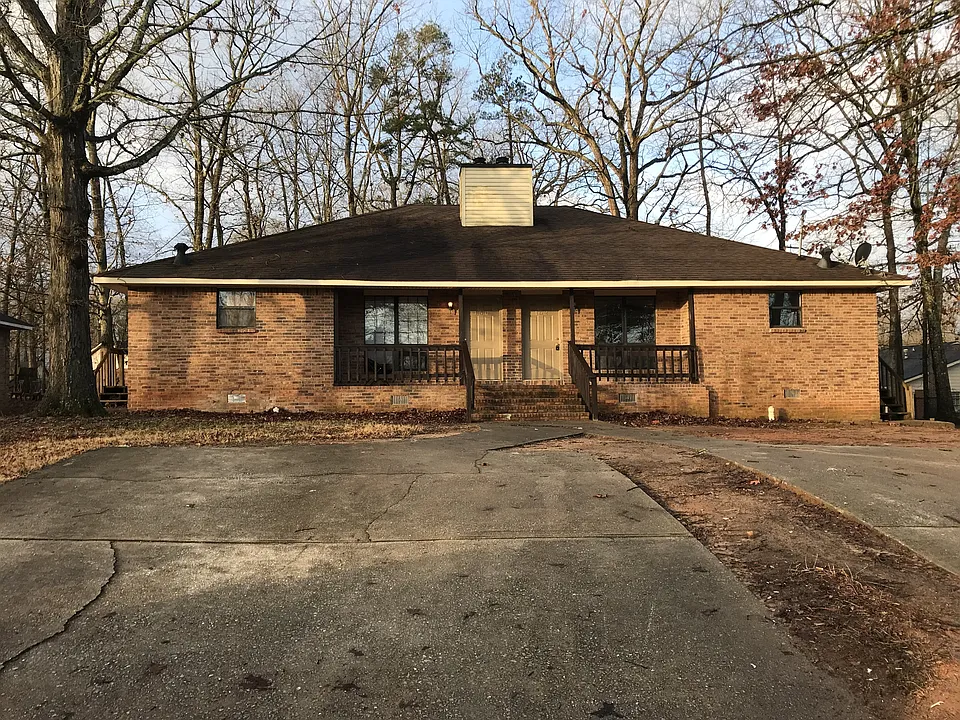 152 Forest Pl