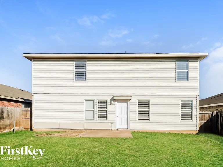 3913 Fox Run Dr — Photo 15