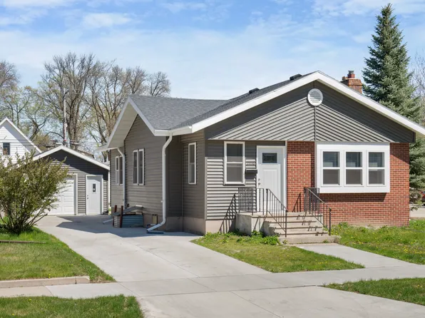 2016 University Ave, Grand Forks, ND 58203