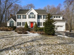 31 Blueberry Ln, Hopkinton, MA 01748