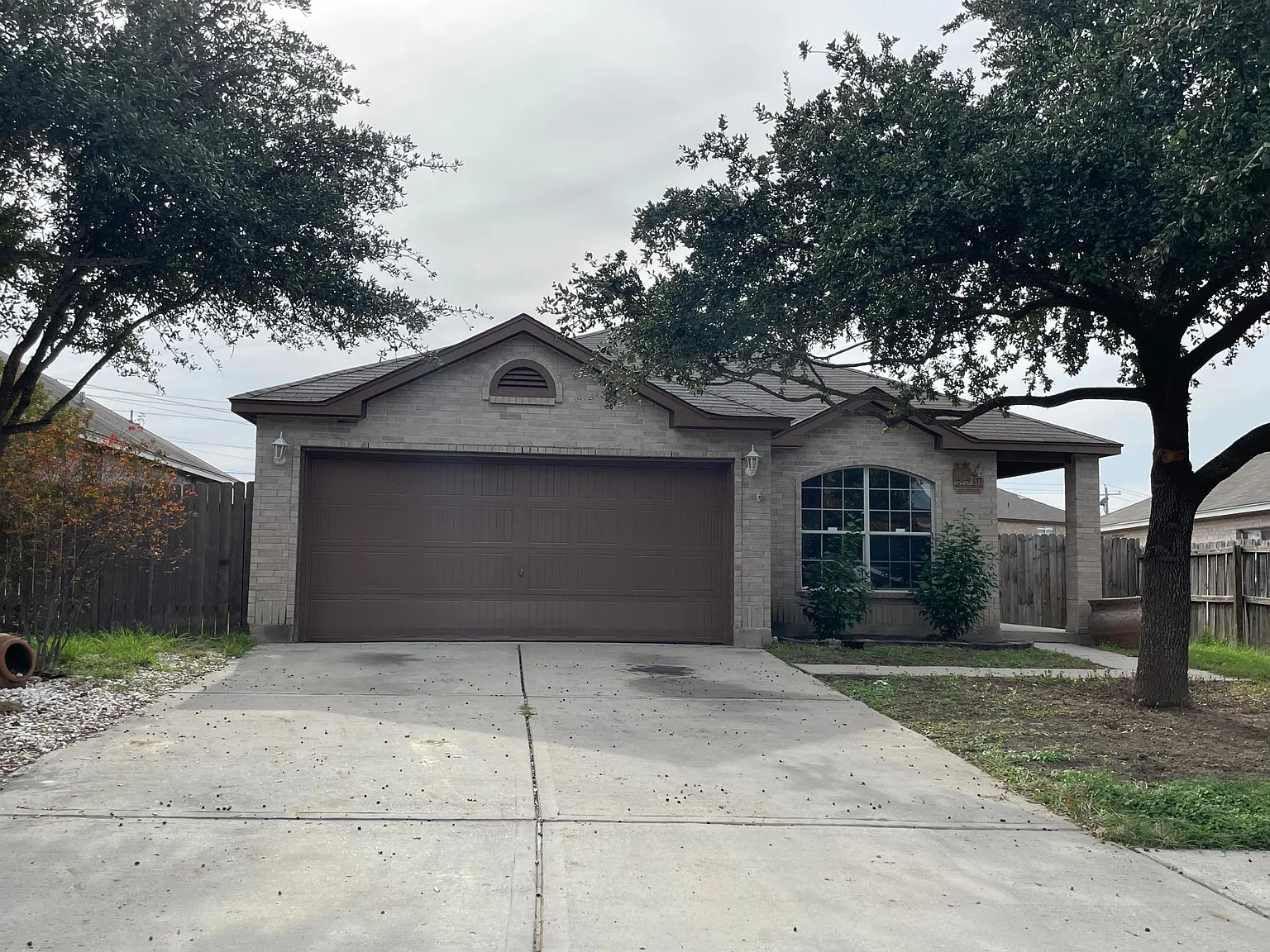 518 Gandara Dr — Photo 2