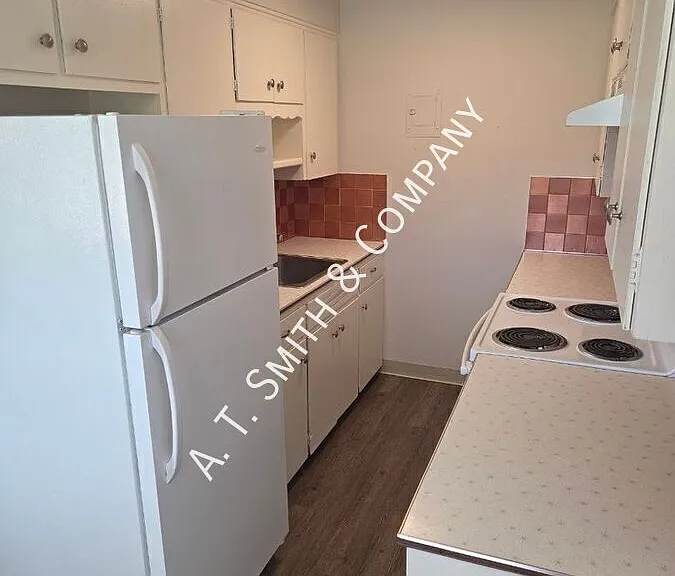 5427 Dover St #H — Photo 2