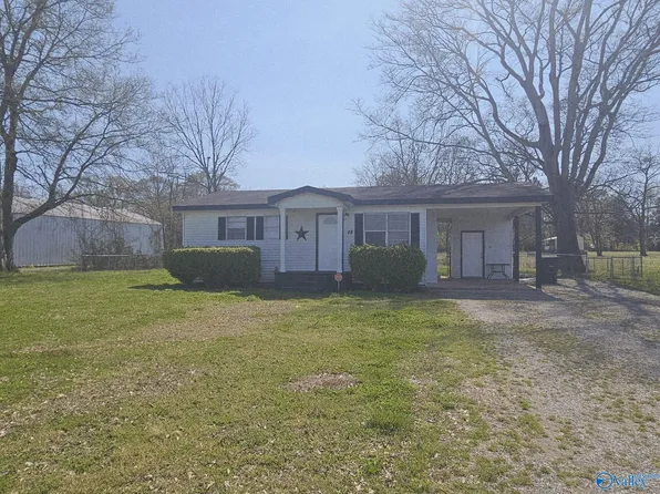 48 Oakdale Ave, Hillsboro, AL 35643