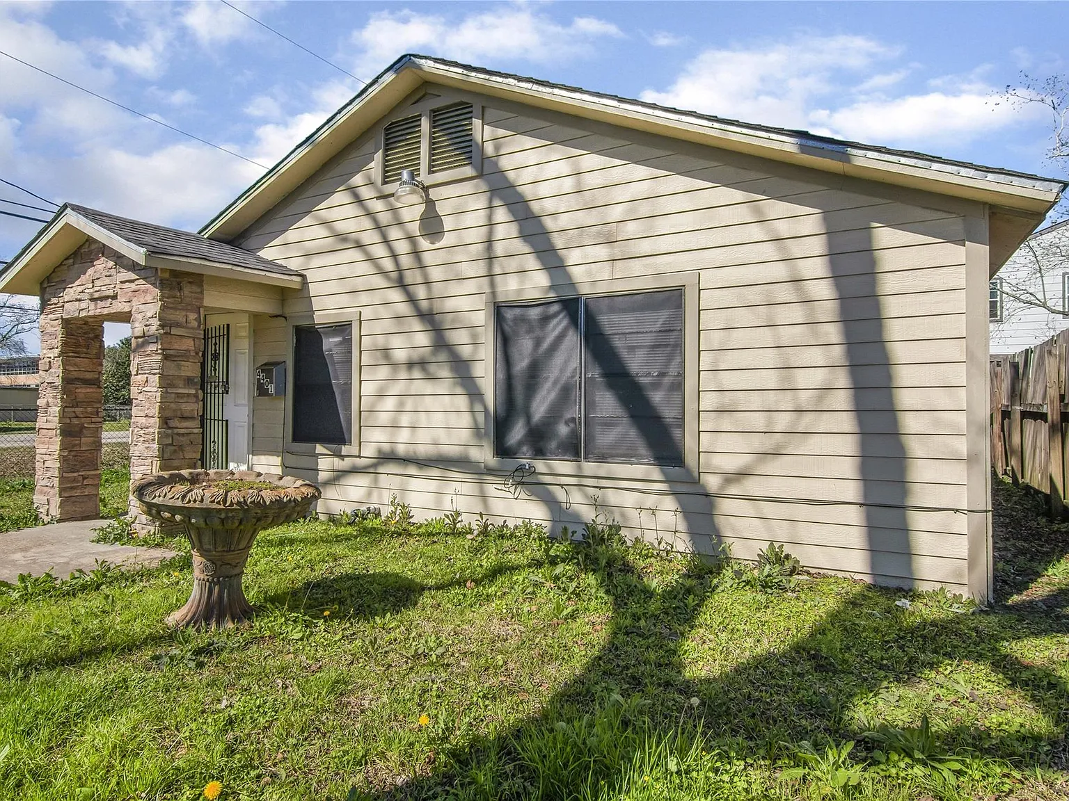 3 bed, 2.0 bath, 1470 sqft, $1,525 — Photo 3