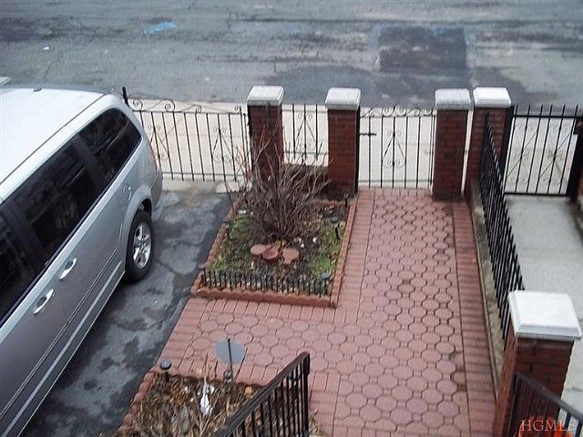 1st image of 329 Swinton Ave