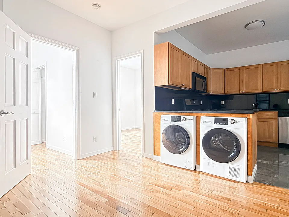 154 Columbus Ave #3R