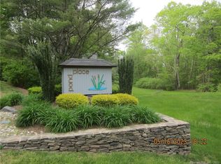 11 Owl Ct #11, Avon, CT 06001