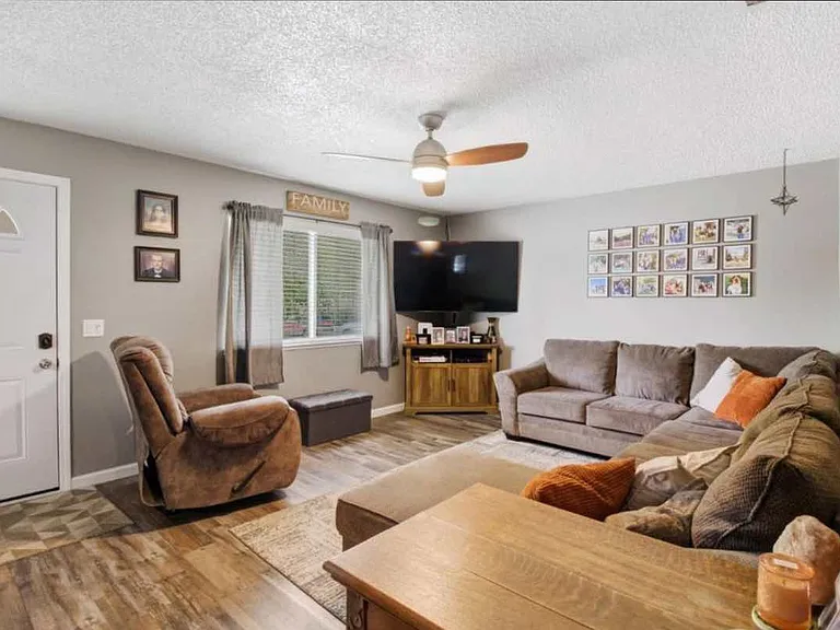 9101 Vernetta Way — Photo 9