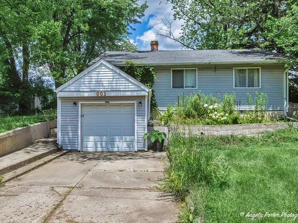 902 Landl Park Rd, McHenry, IL 60051
