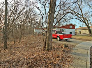 1737 Queens Ct, Carpentersville, IL 60110