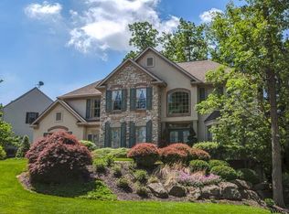 408 Sarah Woods Dr, Red Lion, PA 17356
