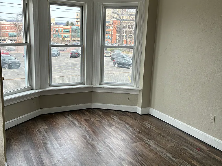 148 Barney St #2B — Photo 15