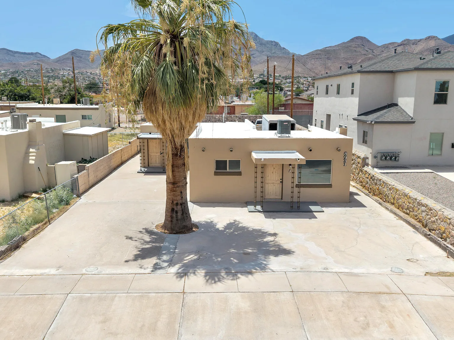 2 bed, 1.0 bath, 728 sqft, $1,400 — Photo 2
