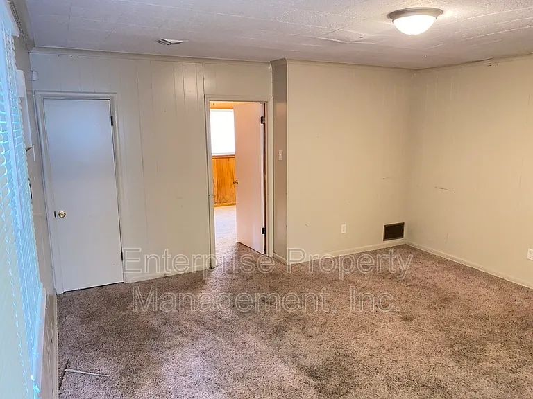 605 Houston St — Photo 35