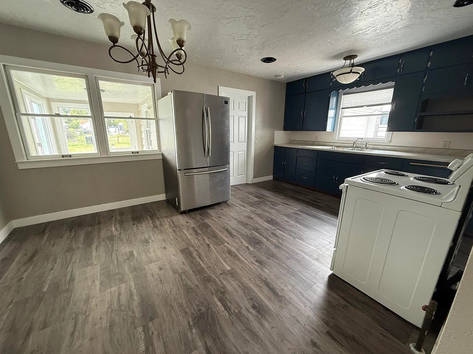 1 bed, 1043 sqft, $1,500 — Photo 4