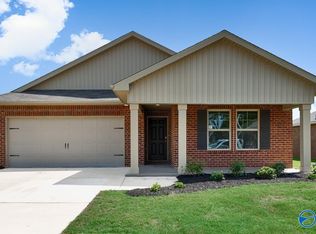 425 Jackson Point Cir, Huntsville, AL 35811