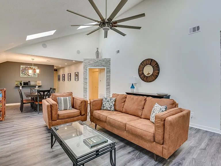 3247 Summerchase Cir — Photo 2