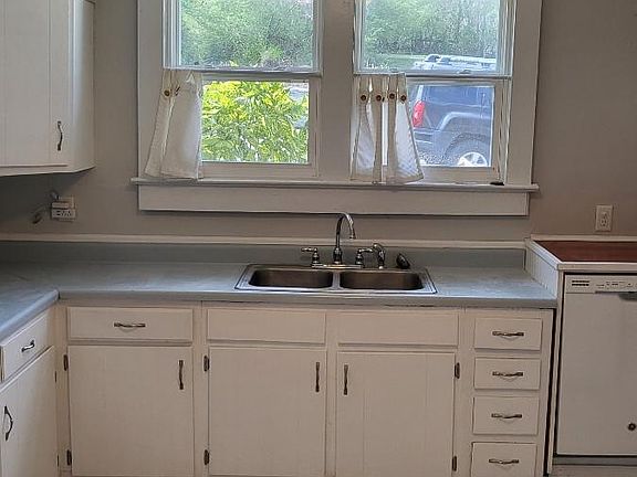 3rd image of 2409 Briggs Ave