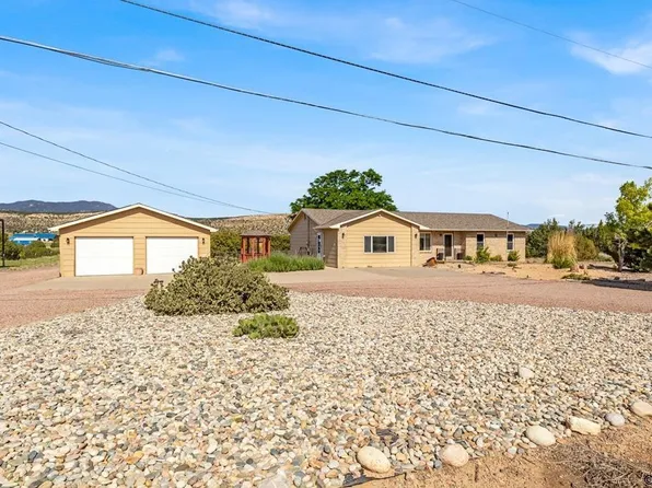 2 Scutti Dr, Florence, CO 81226