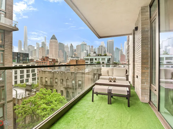 505 West 43rd Street 8K image 2 of 12