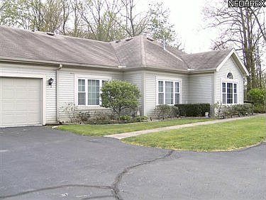 3rd image of 58 Woodland Chase Blvd