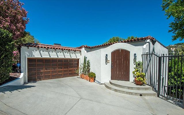 1st image of 14853 Round Valley Dr
