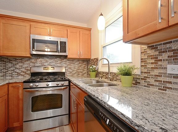 4th image of 5300 Woodland Dr APT B