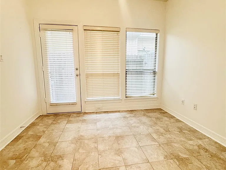 3846 Center St — Photo 6