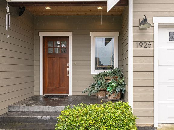 3rd image of 1926 Junegrass Drive