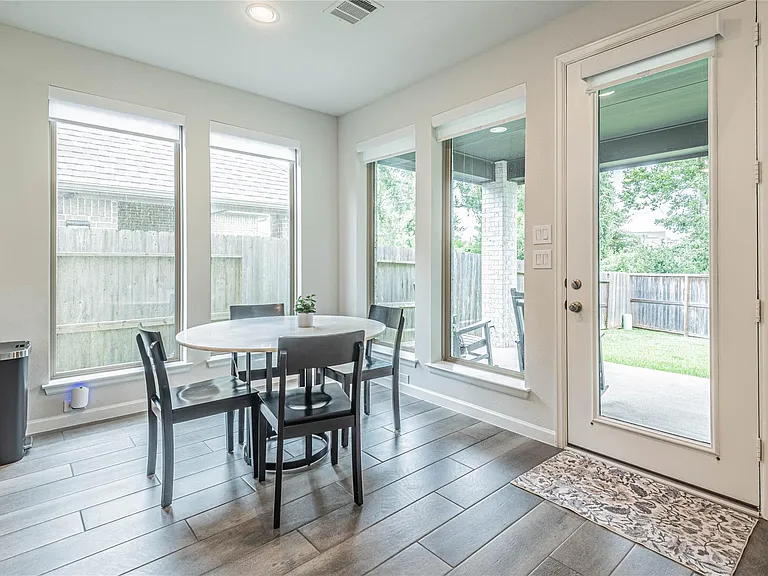 1618 Clover Ct — Photo 26
