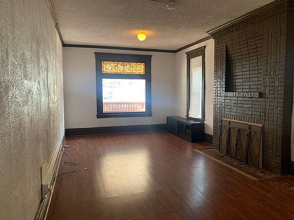 4th image of 203 N 2nd St APT 1