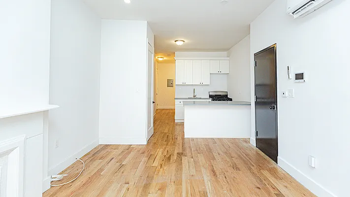 Rented by Nooklyn NYC LLC | media 19