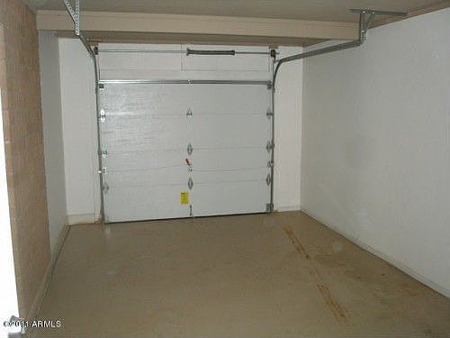 4th image of 7258 E Oak St