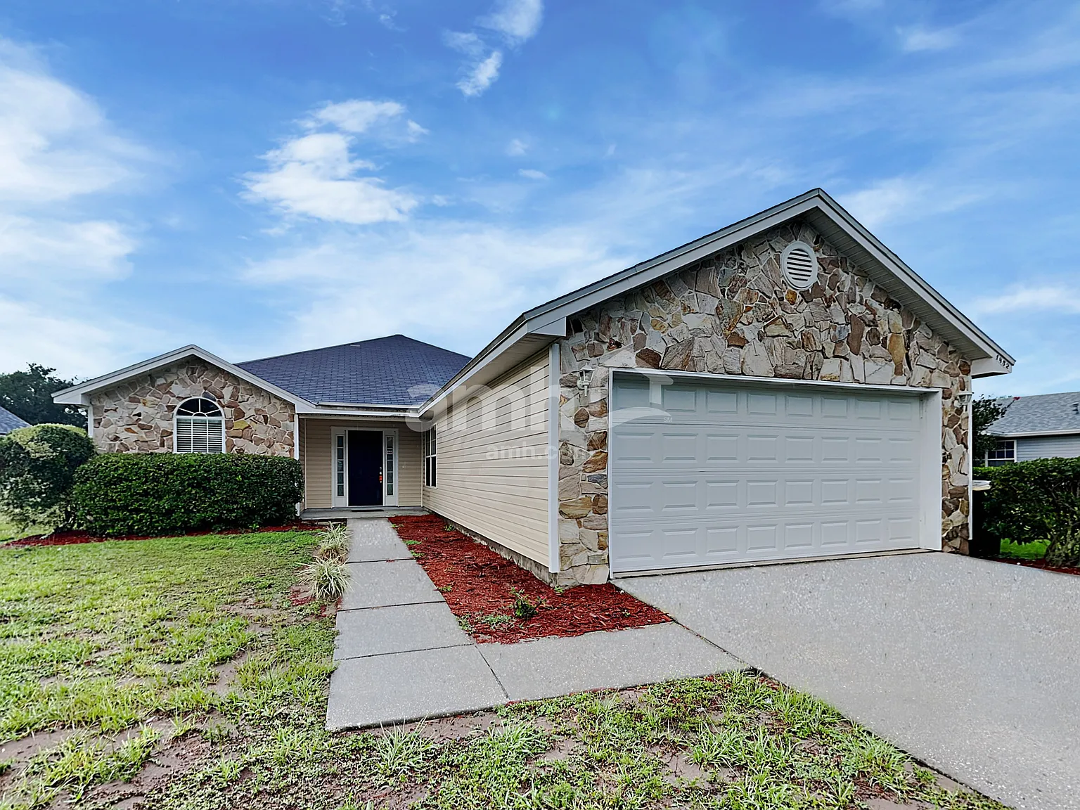 3 bed, 2.0 bath, 1776 sqft, $2,410 — Photo 1