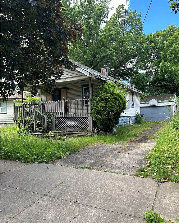 1st image of 844 Clifford Ave