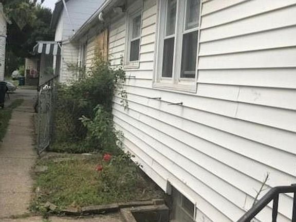 3rd image of 77 Deshler St #2
