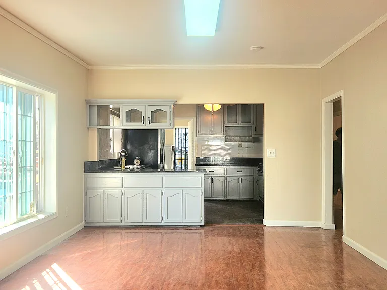 201 S Benton Way #1 — Photo 6