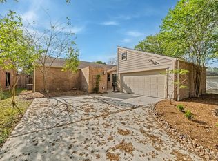 2210 Gray Falls Dr, Houston, TX 77077