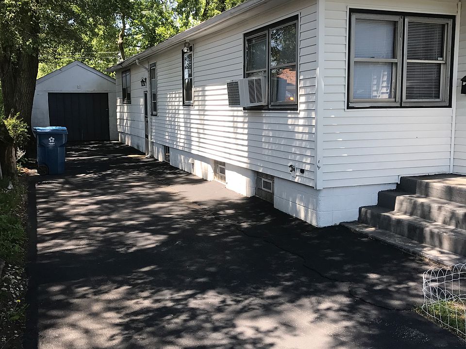 2nd image of 942 Greenbay Ave