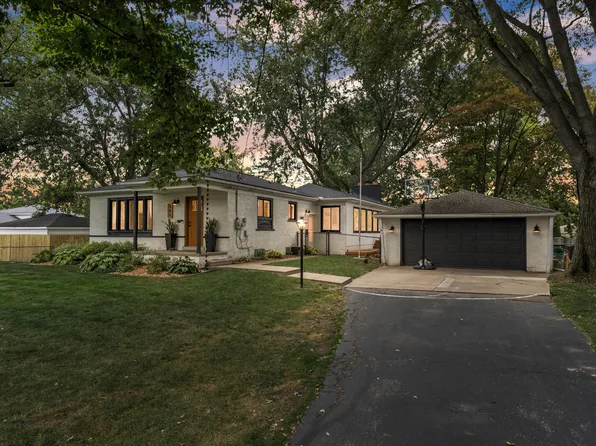 585 S John Hix St, Westland, MI 48186