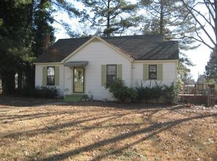 1219 Lee St, Tupelo, MS 38804