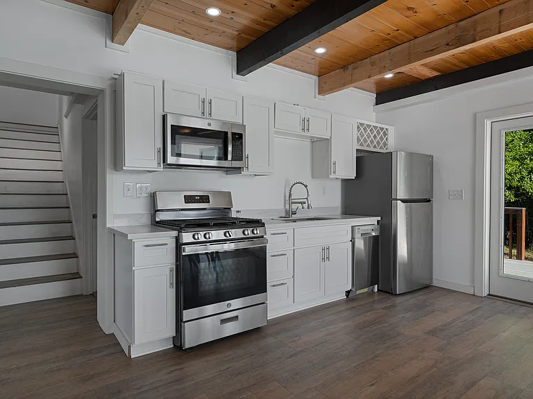 413 E Herron Blvd NW — Photo 7