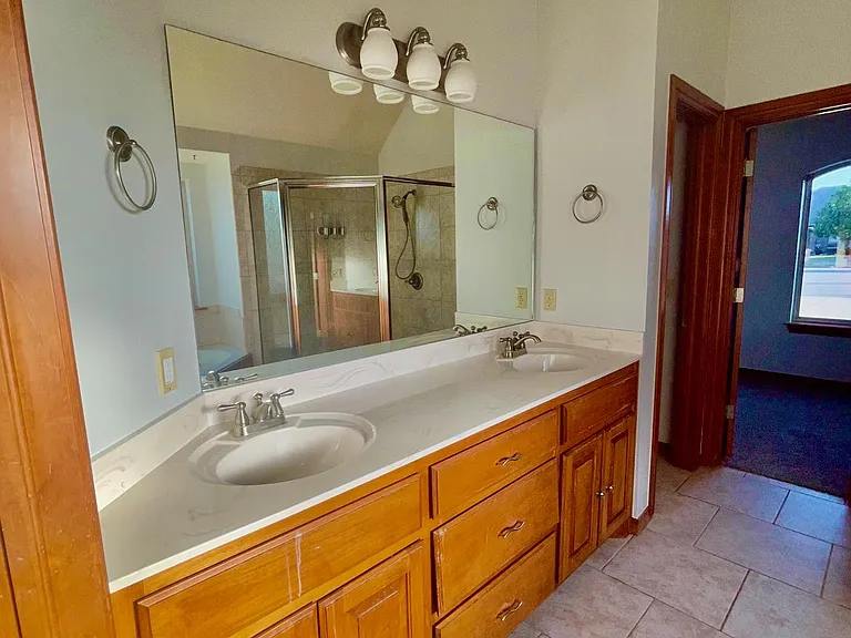 819 Rickwood Cir — Photo 15